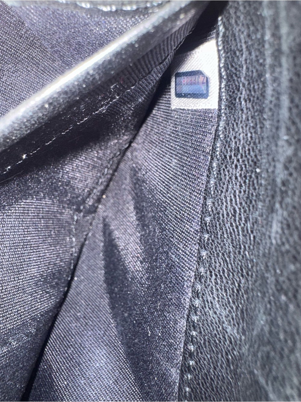 Jimmy Choo Black Leather Zip Wallet - Picture 7 of 9